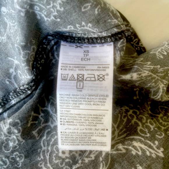 OLD NAVY CASUAL BLACK AND WHITE PRINTED SHORT DRESS - Picture 3 of 4